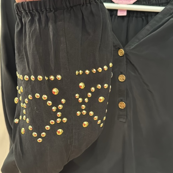 Lily Pulitzer silk Elsa top with rare gold adornments at sleeves. Small - Picture 2 of 4